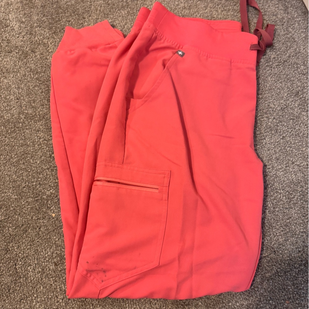 Figs Zamora Jogger. Size medium. Desert Rose